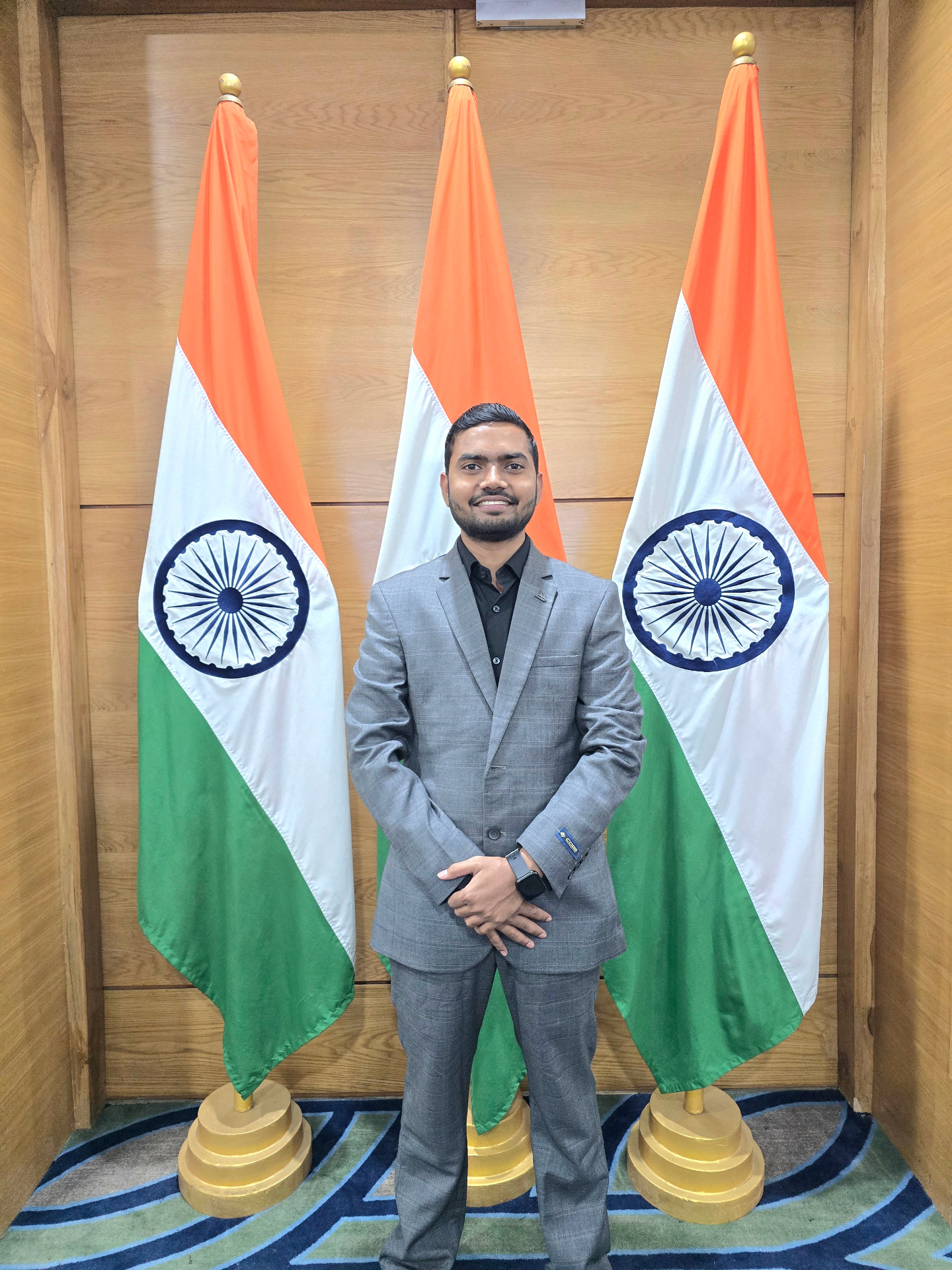 Jainul Abedin at Rashtrapati Bhavan with the Indian tricolour